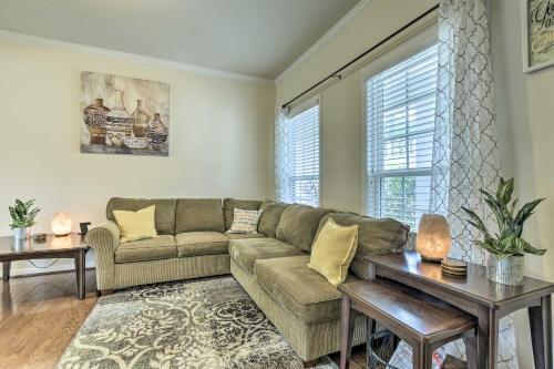 Lovely Durham Home With Screened Porch And Patio!