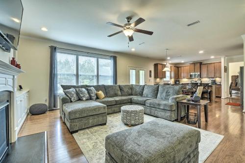 Lovely Durham Home With Screened Porch And Patio!