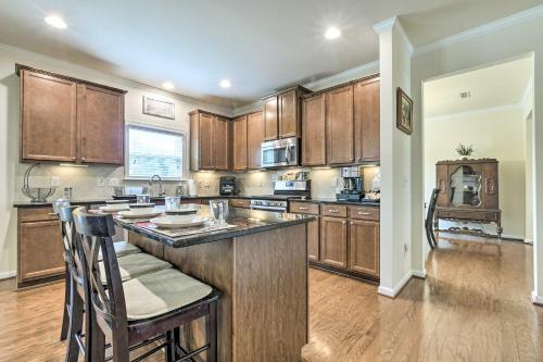 Lovely Durham Home With Screened Porch And Patio!