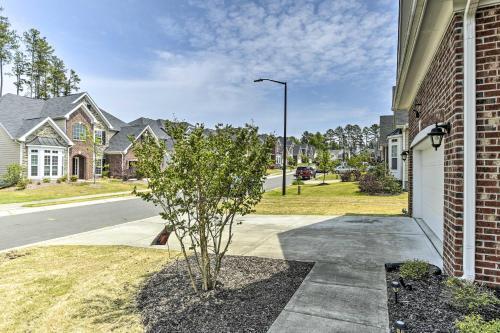 Lovely Durham Home With Screened Porch And Patio!