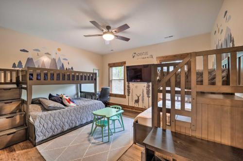 Elevated Mountain View Retreat With Fire Pit!