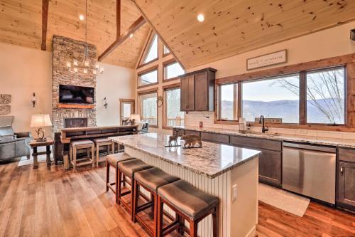 Elevated Mountain View Retreat With Fire Pit!