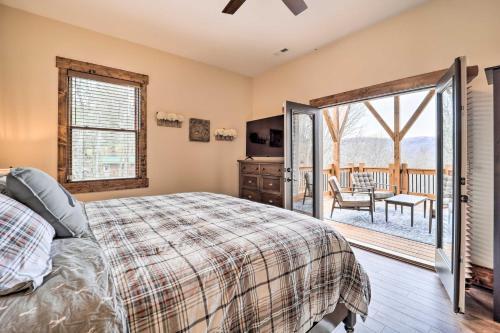 Elevated Mountain View Retreat With Fire Pit!