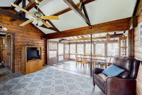 Calm Crest Chalet