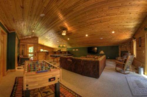 Hoof Prints Lodge