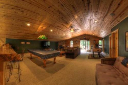 Hoof Prints Lodge