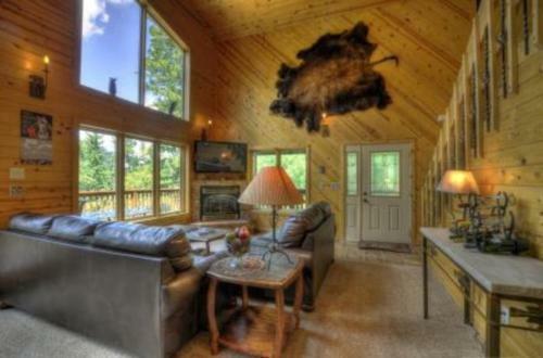 Hoof Prints Lodge
