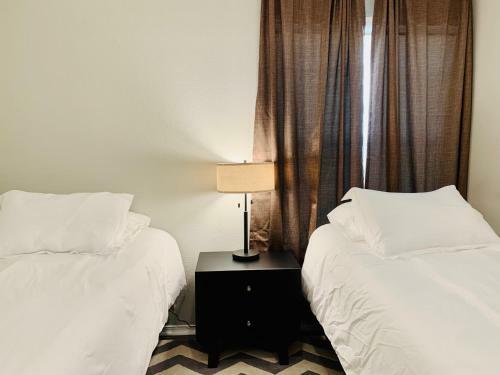 Hostal Blue-door @maywood - Modern Spaces