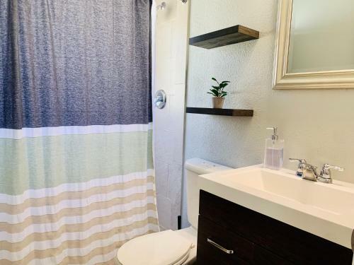 Hostal Blue-door @maywood - Modern Spaces