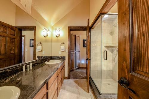 Stone's Throw Cabin
