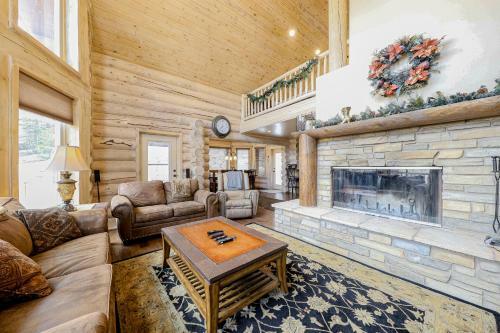 Stone's Throw Cabin