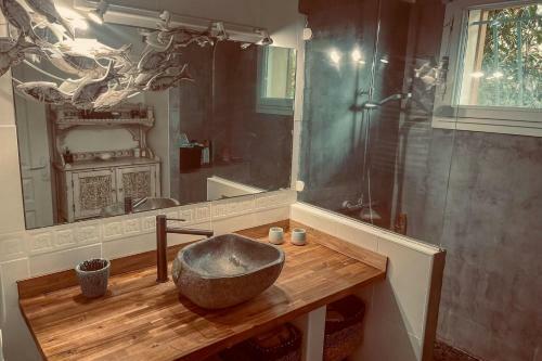 Peaceful Villa With Pool And Outdoor Kitchen 6-8 Sleeps Without Screws