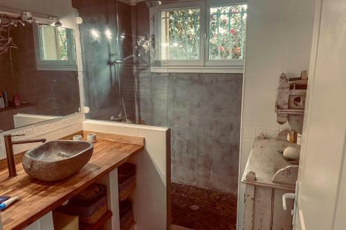 Peaceful Villa With Pool And Outdoor Kitchen 6-8 Sleeps Without Screws