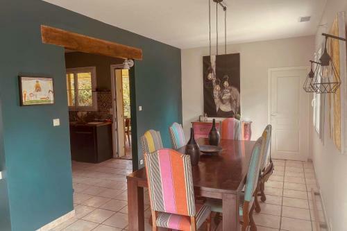 Peaceful Villa With Pool And Outdoor Kitchen 6-8 Sleeps Without Screws
