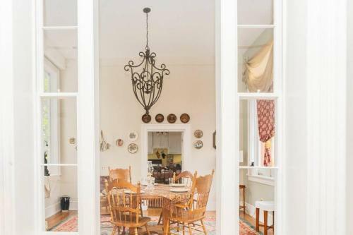 Experience The Lincoln Home
