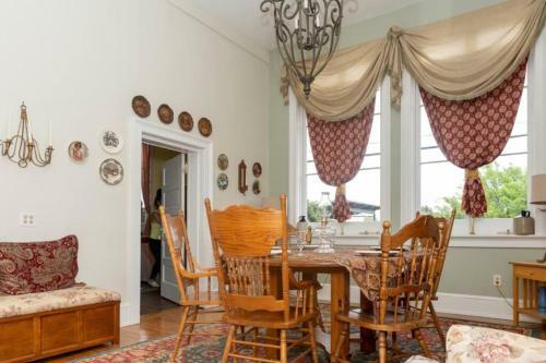 Experience The Lincoln Home