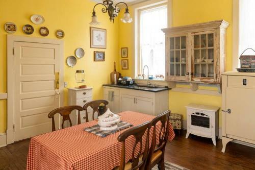 Experience The Lincoln Home