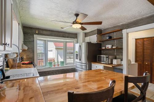 Captains Quarters By The Bay Cottage