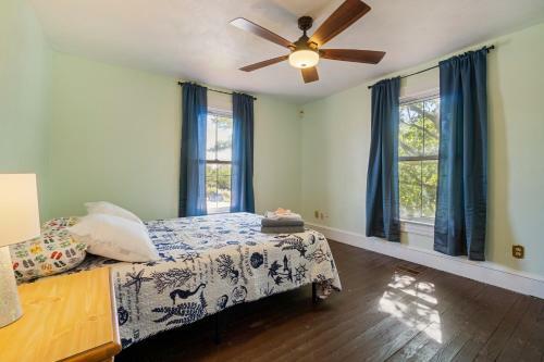 Captains Quarters By The Bay Cottage