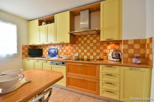 Villa Azur Story