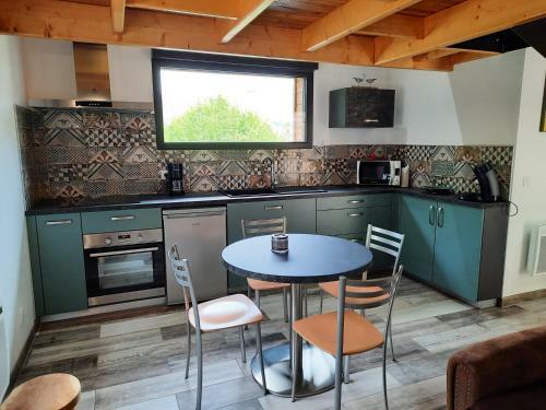 Chalet � L'or�e Du Bois Avec Parking