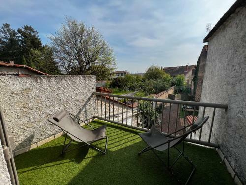 Petite Maison Dans Le Bourg De Villerest