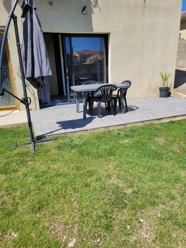 Apartamento Charmant Appart 1 Chambre Avec Jardin