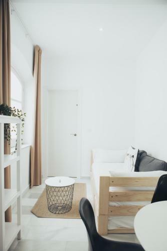 Cadiz Inn Suites & Apartments