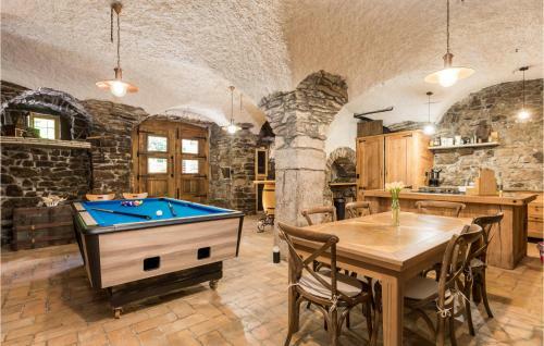 Three-bedroom Holiday Home In Skrad