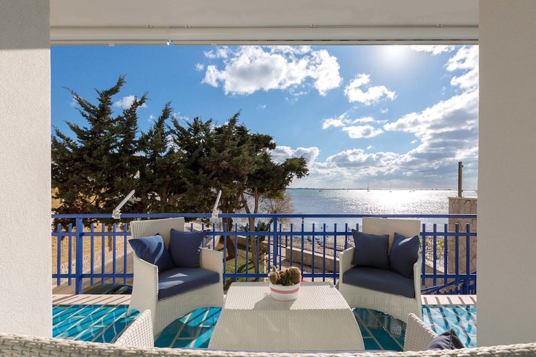 Bed & Breakfast Syrmata
