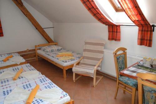 Hostal Restaurace A Penzion U Lva