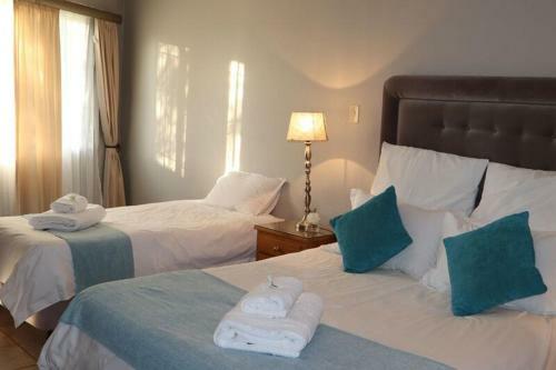 Hostal Waterfront Guest House