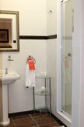Hostal Waterfront Guest House