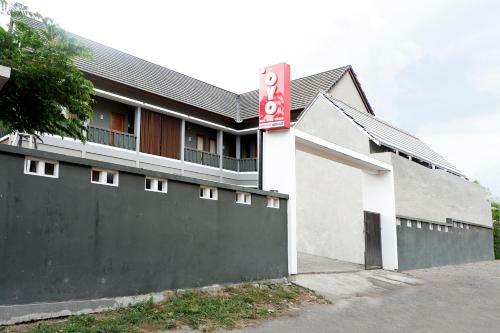 Hotel Oyo 1369 Griya Damai Syariah