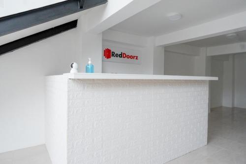 Hotel Reddoorz @ Demangan Sari Residence