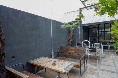 Hotel Reddoorz @ Demangan Sari Residence
