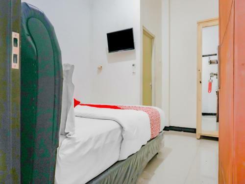 Hotel Vaccinated Staff - Oyo 3965 Syariah Graha Kartika