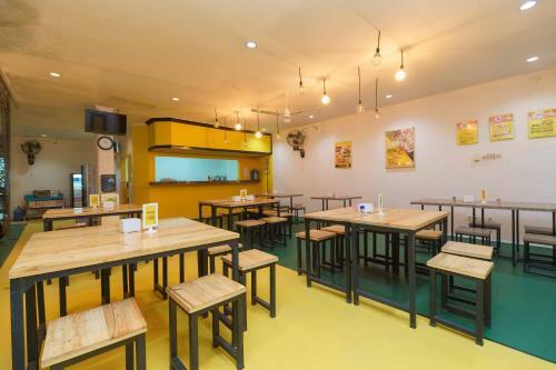 Hotel Reddoorz @ Taman Galaxy Bekasi