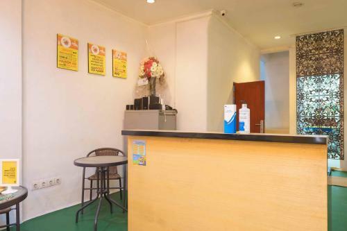 Hotel Reddoorz @ Taman Galaxy Bekasi