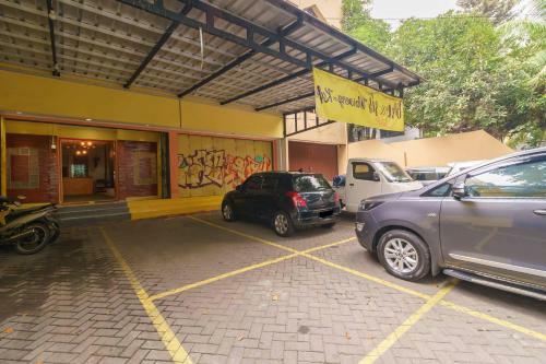 Hotel Reddoorz @ Taman Galaxy Bekasi