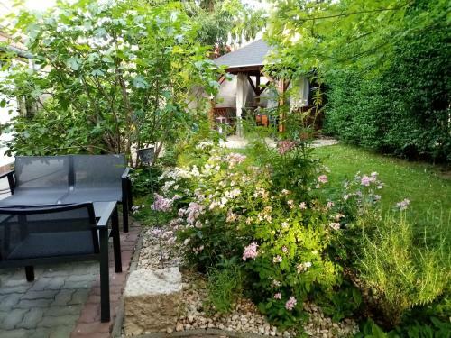 Hostal K?szeghegyalja Vend�gh�z