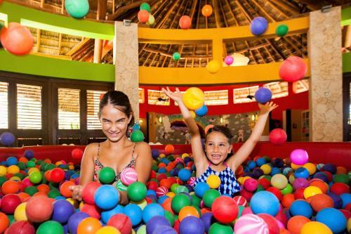 Hotel Barcel� Maya Tropical - All Inclusive