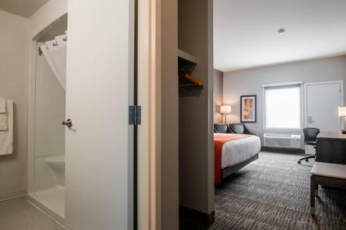 Hotel Amsterdam Inn & Suites Florenceville
