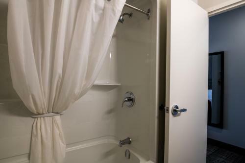 Hotel Amsterdam Inn & Suites Florenceville
