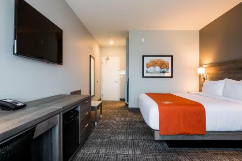 Hotel Amsterdam Inn & Suites Florenceville