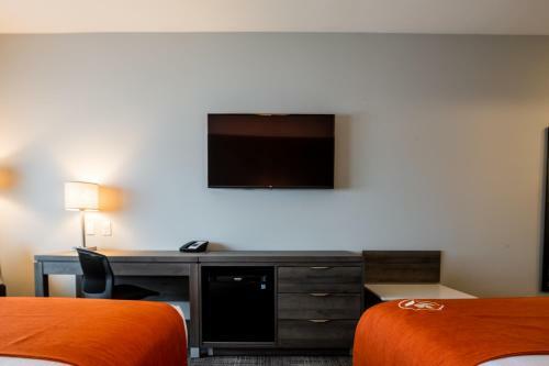 Hotel Amsterdam Inn & Suites Florenceville