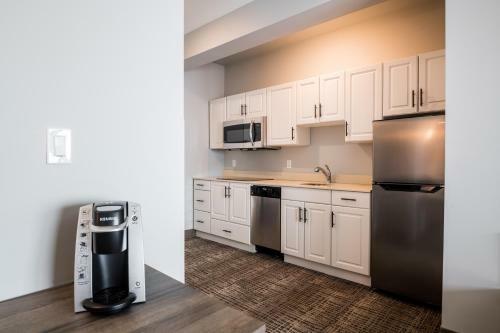 Hotel Amsterdam Inn & Suites Florenceville