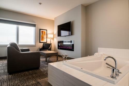 Hotel Amsterdam Inn & Suites Florenceville