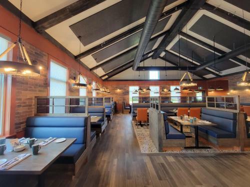 Hotel Amsterdam Inn & Suites Florenceville