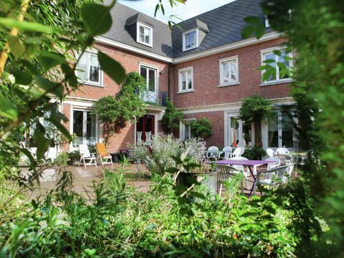 Comfortable Mansion In Doomkerke Near Forest